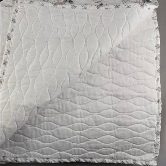 Bundle~ Martha Stewart Shabby Chic Quilt with Shams NEW 3pc Set - Picture 9 of 10